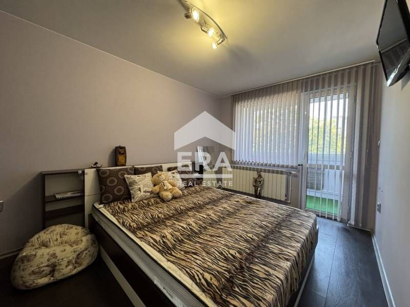 Продава се Двустаен апартамент в Силистра, Център - 68 кв.м за 1556 €/кв.м - Снимка #3