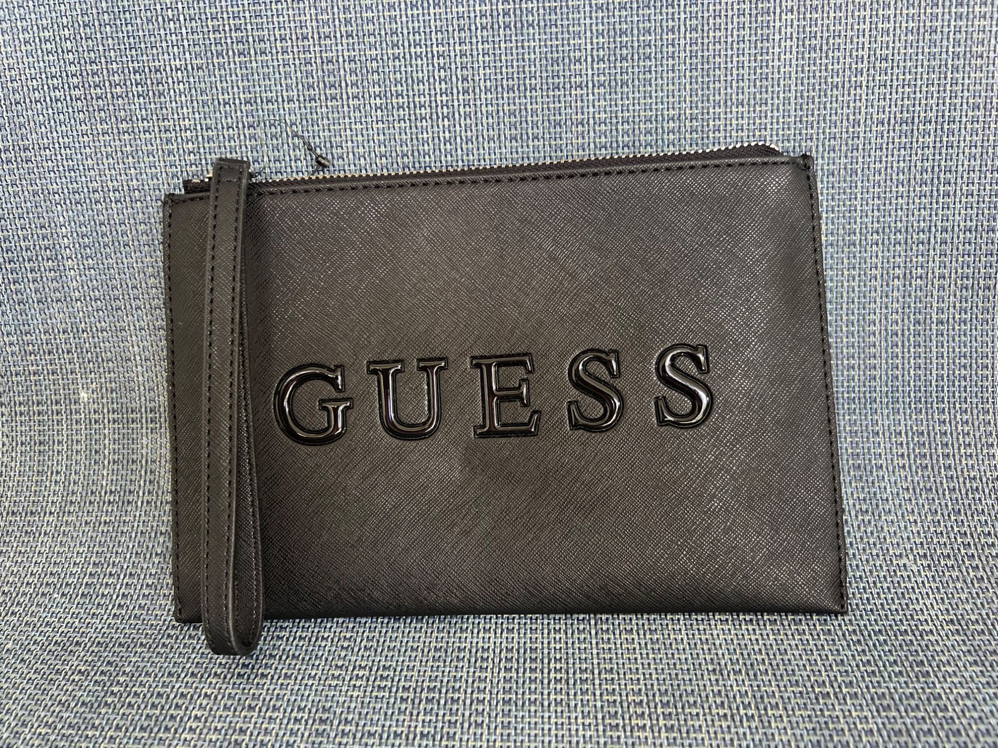 НАМАЛЕНИЕ 79лв не 149 лв Малка чантичка/ wristlet Tommy Hilfiger