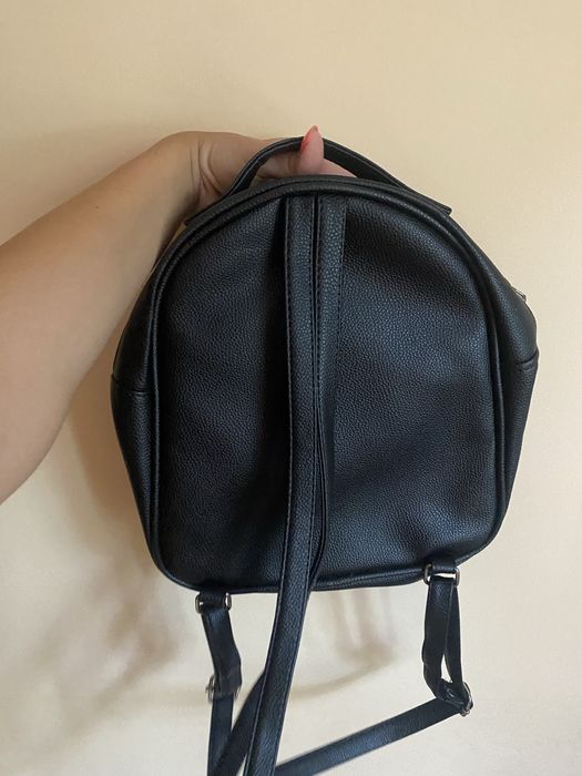 Дамска кожена раница