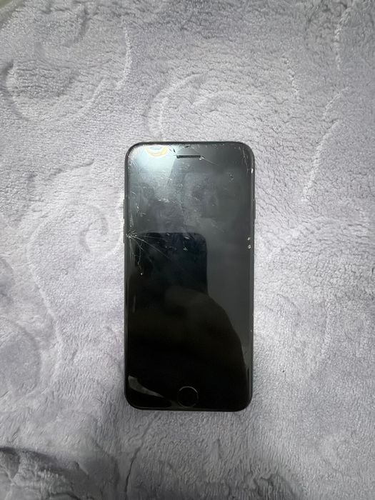 iPhone 7 – ecran spart,funcțional– 110