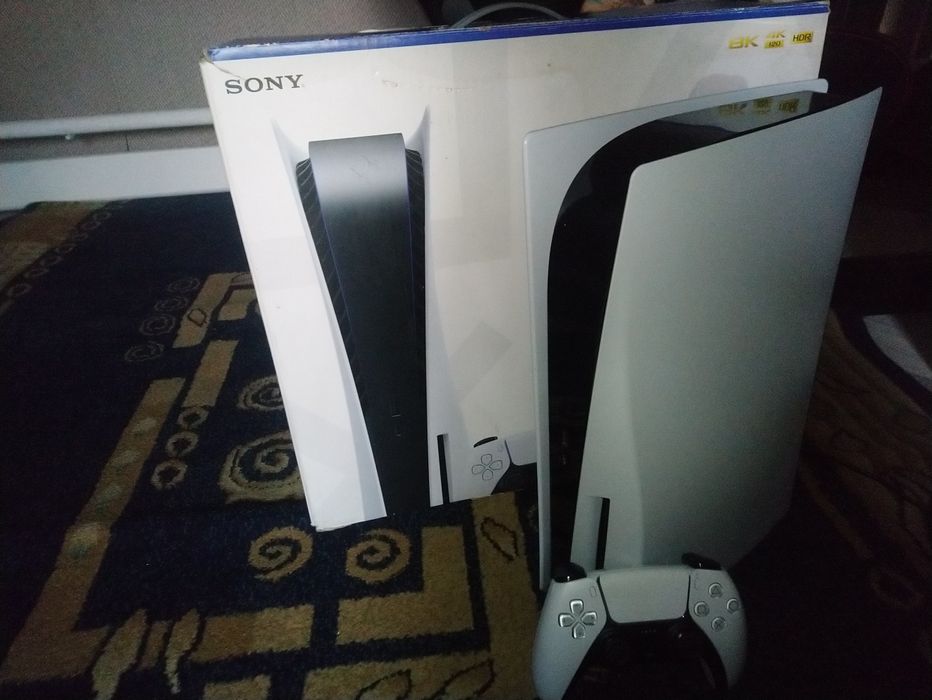 Playstation 5 с 1 джойстиком
