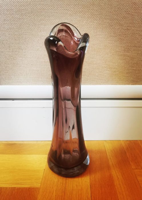 Антикварна винтидж ваза ръчна изработка духано стъкло цвят едноцветна