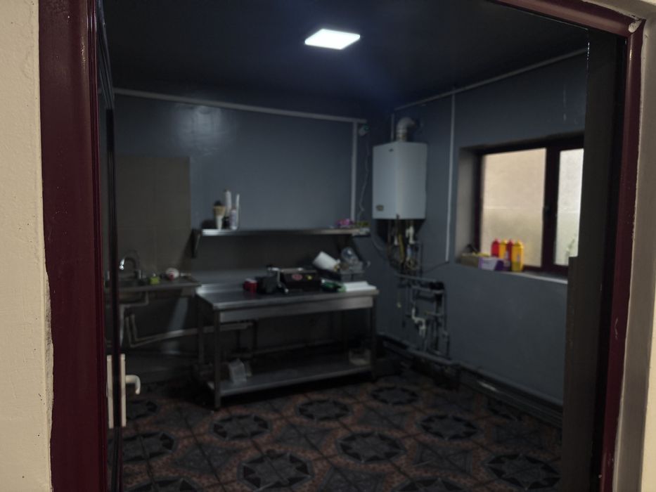 Inchiriez spatiu comercial