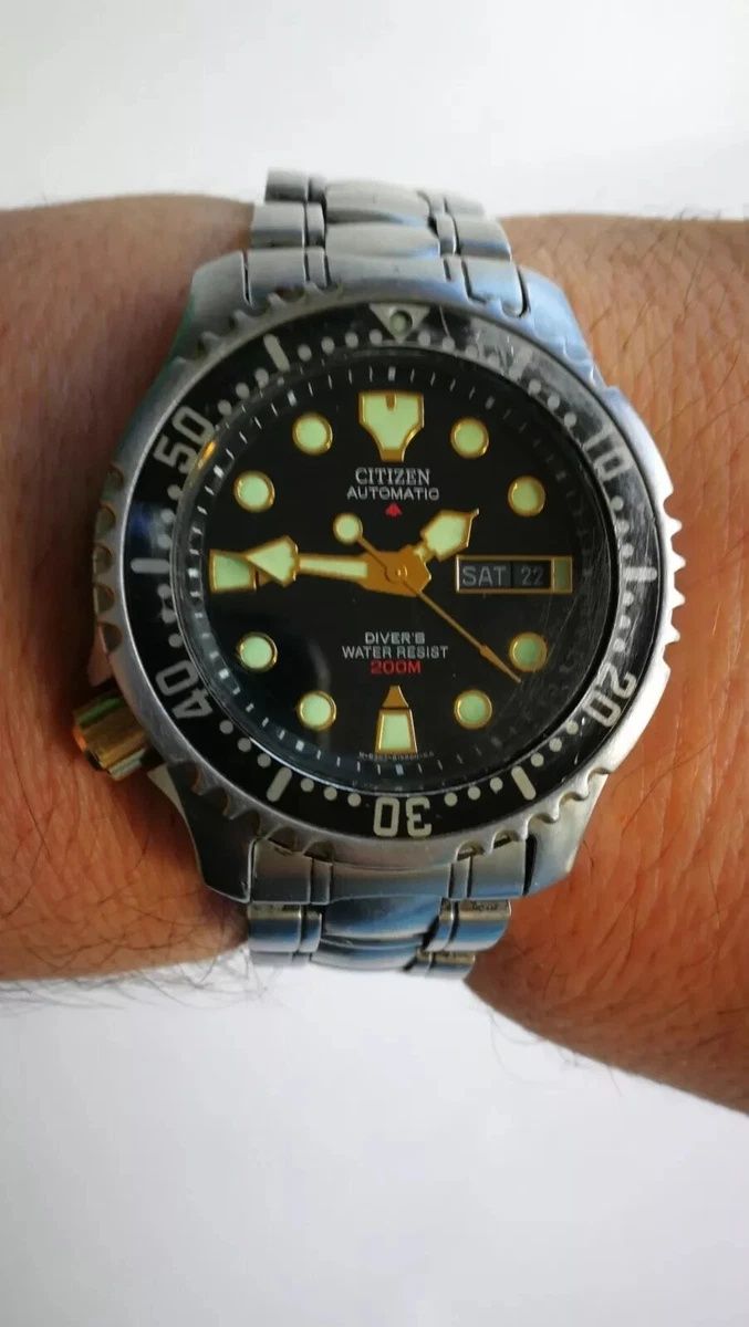 Citizen Automatic Promaster Ref.8203-S034132 Diver's 200 mana dreapta