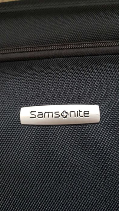 „Мобилен  офис“  Samsunite 135  лв.