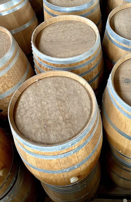 Продавам дъбови БЪЧВИ втора употреба. Цена 350 лева.