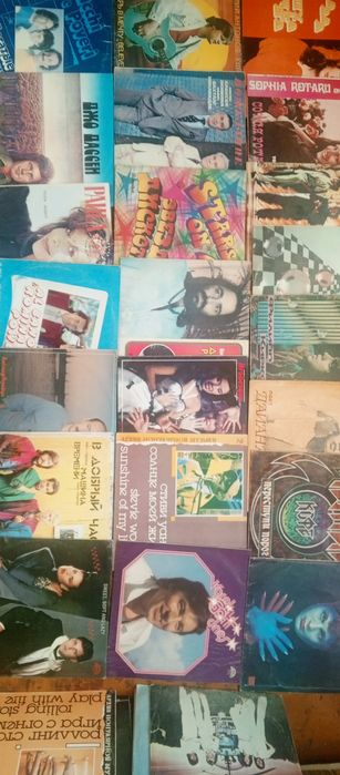 300 штук виниловые пластинки оптом дёшево отдаю