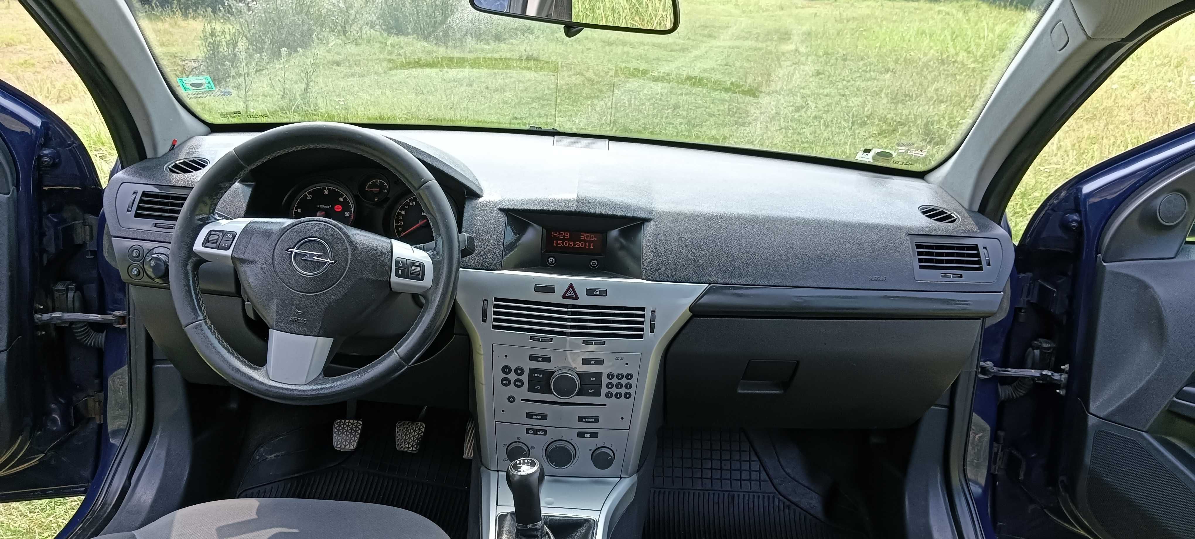 Opel Astra H / 2011