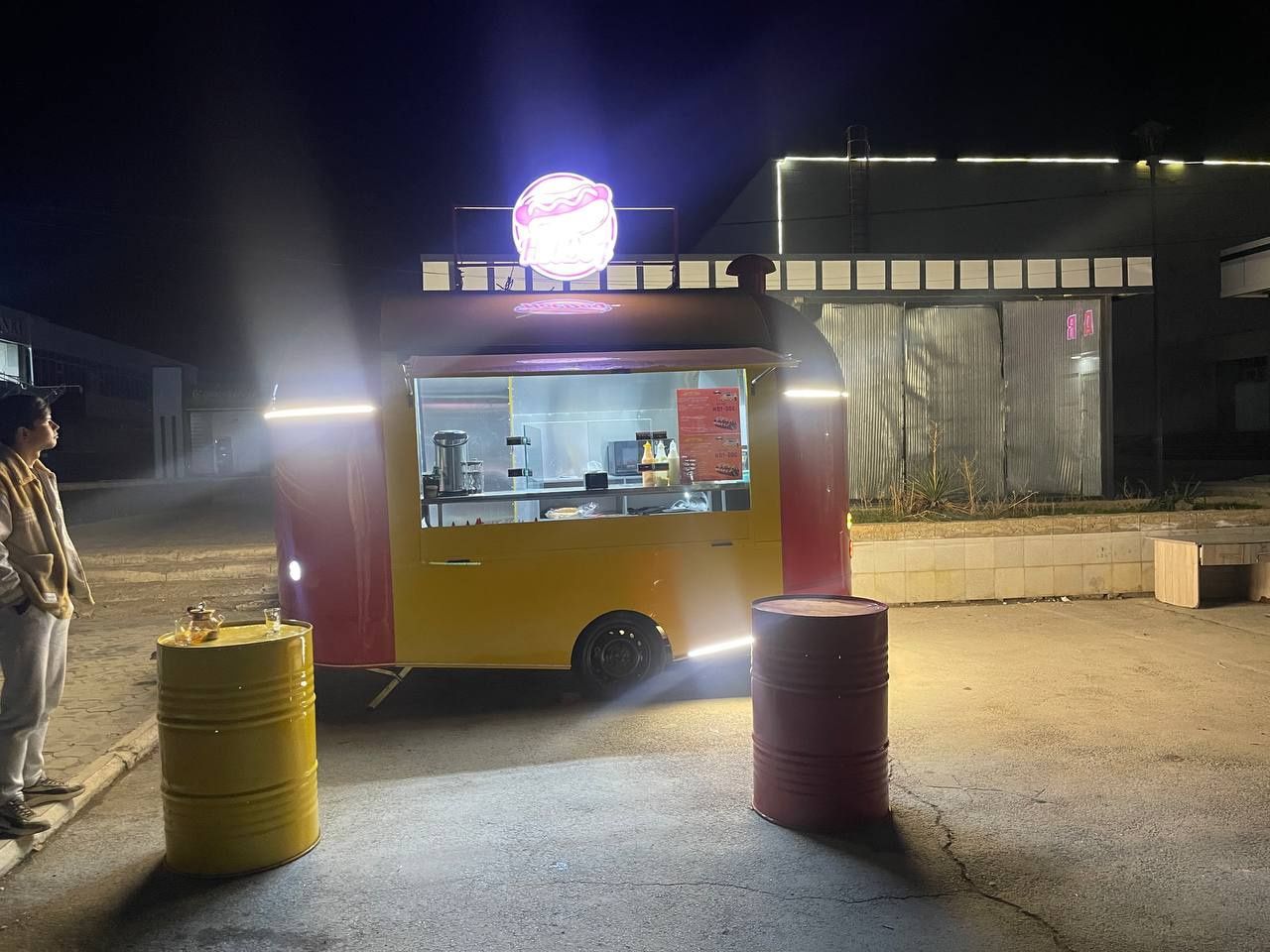 Food truck sotiladi.