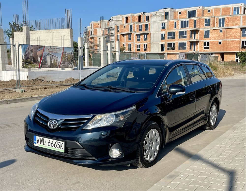 Toyota Avensis 1.8i Automat Navi