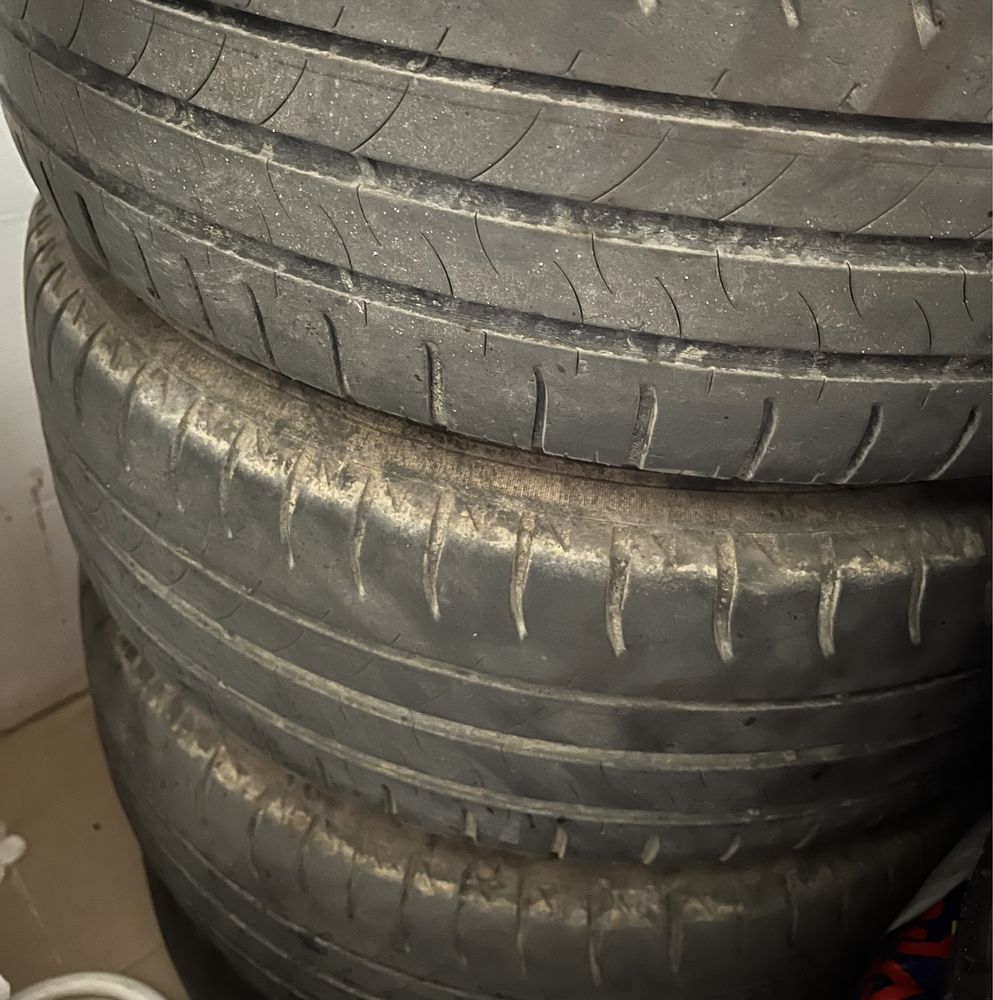 Jenti de 15 Inch  și Cauciucuri Michelin