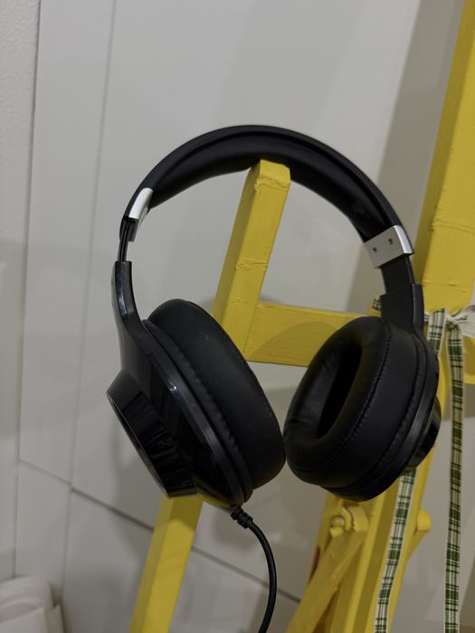 Наушники Edifier G2