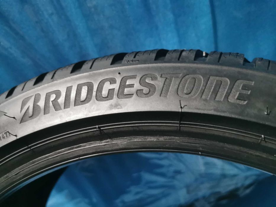 225 40 18 bridgestone m+s 4 buc