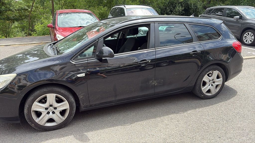 Opel astra j 2011 1.7cdti avariat