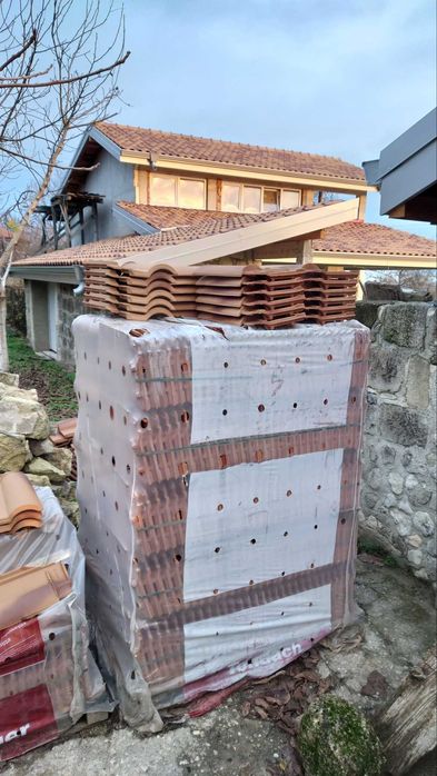 Продавам 300бр. керемиди Veneton 13 Пясъчен антик Tondach Wienerberger