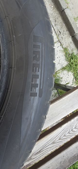 Автомобилни гуми Пирели