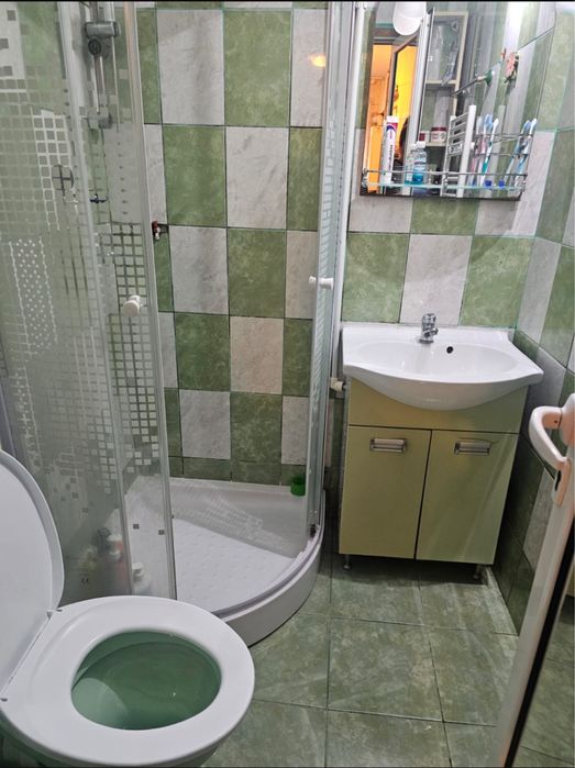 Garsoniera langa liceul Ecaterina