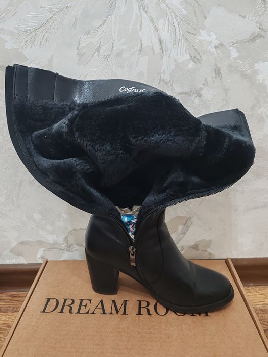 Продается женская зимняя обувь