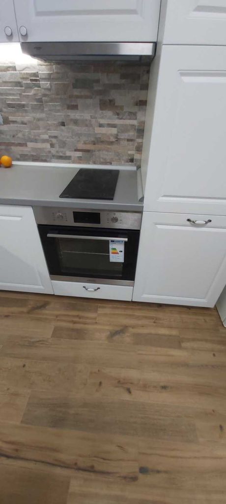 Дава се под наем Двустаен апартамент в София, Център - 81 кв.м за 739.5 € - Снимка #2