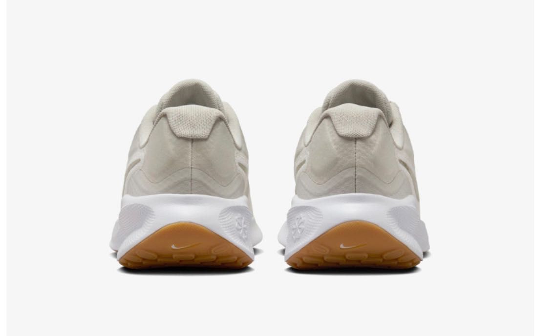 Дамски маратонки Nike Revolution 7