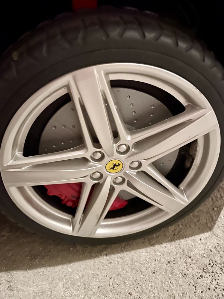 Ferarri Акумулаторна детска кола