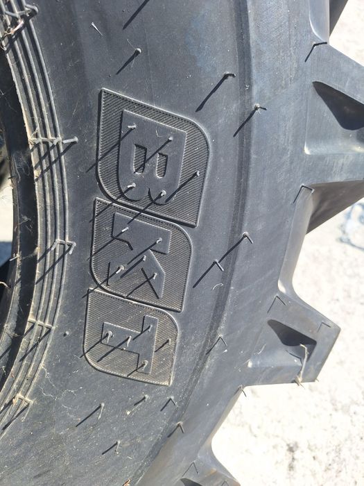 Гуми Bkt 18-22.5 (445/65r22.5) 1300 лв за 2 бр