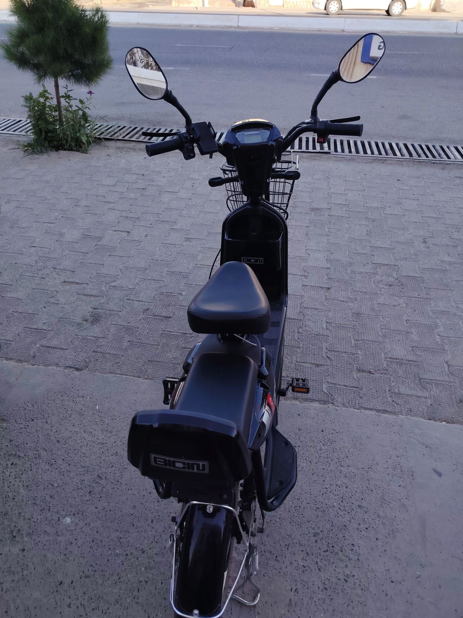 ElektroSkuter va Velosiped