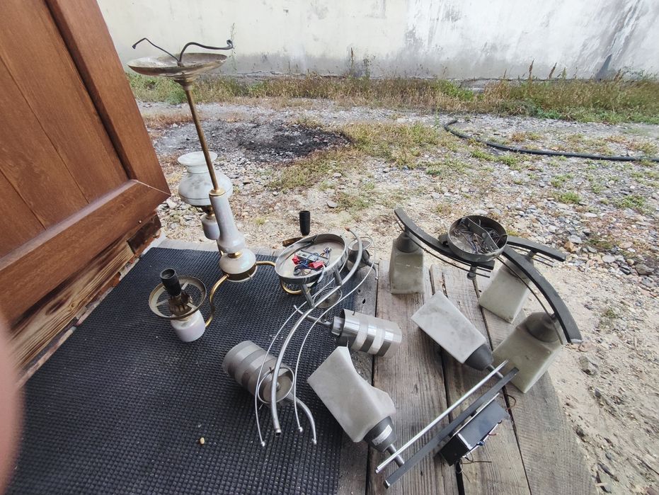 Продам     люстры