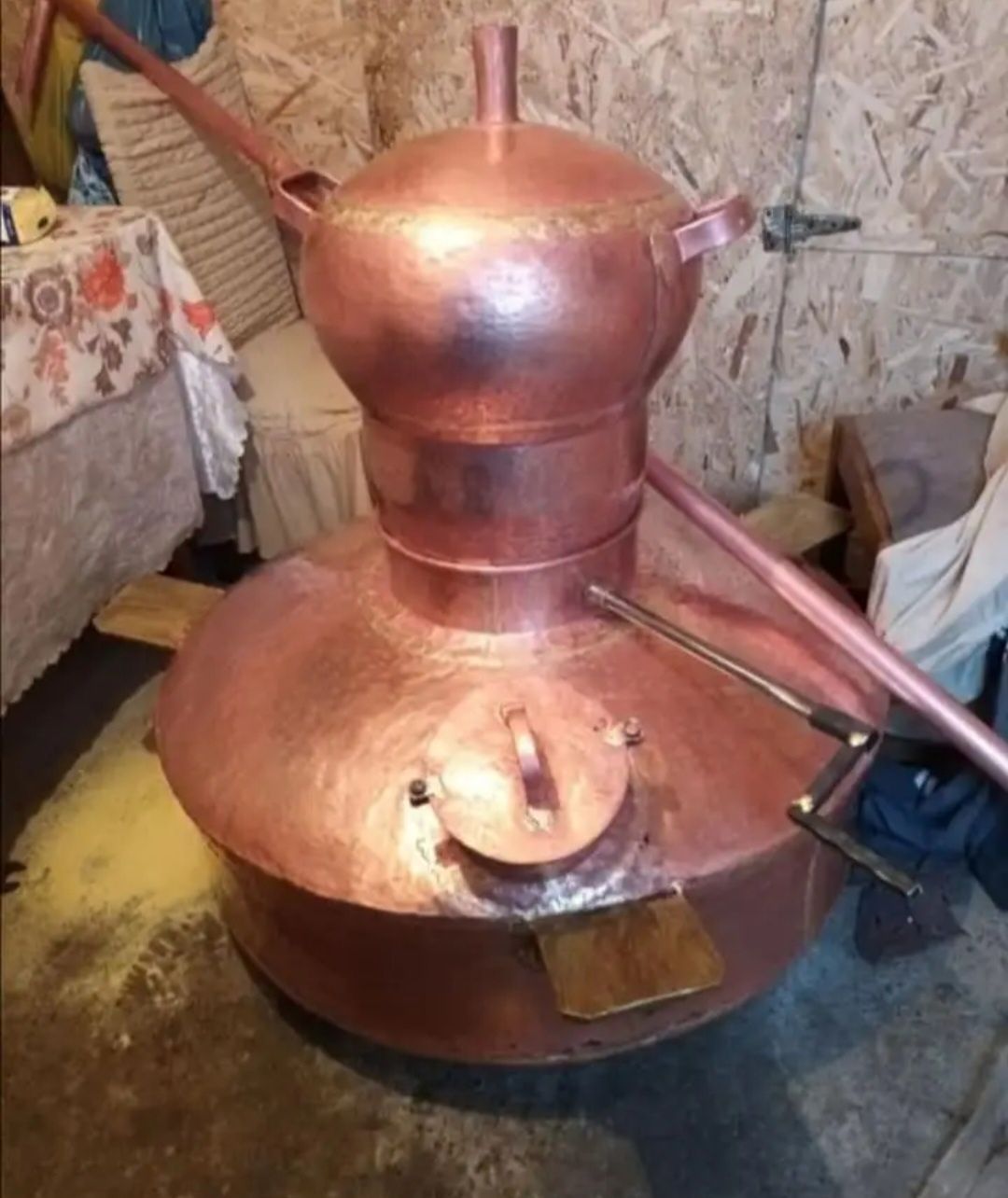 Vând un cazan de țuică din cupru alimentar capacitate de 160l cu fundu