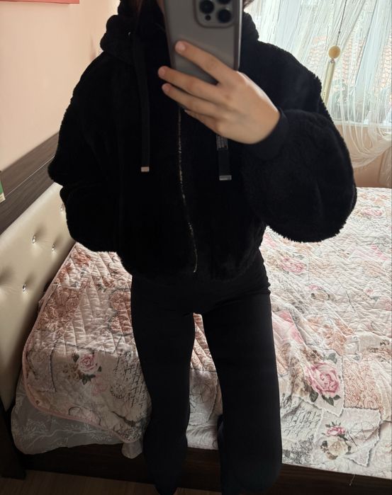 Bershka късо пухено яке