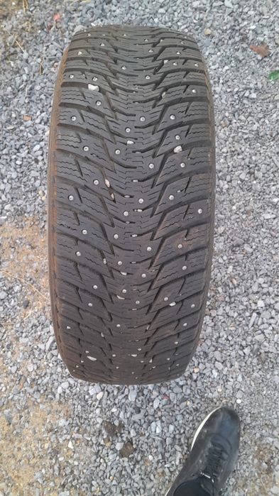 Шины зимние почти новые