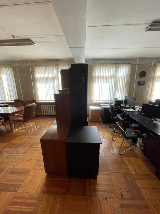 Кабинет для солидного руководителя.