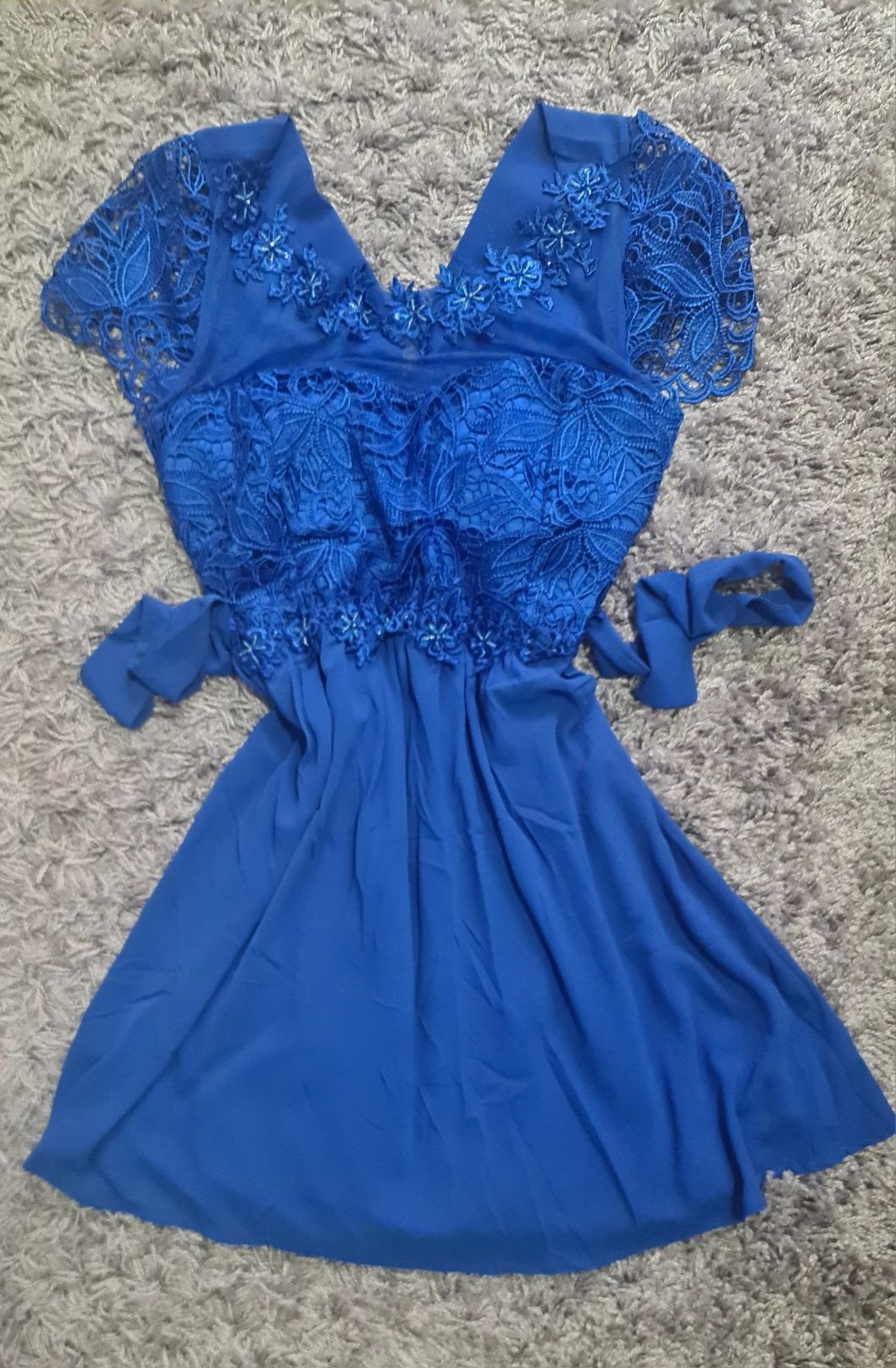 Vând rochie albastru royal mărime 42-48
