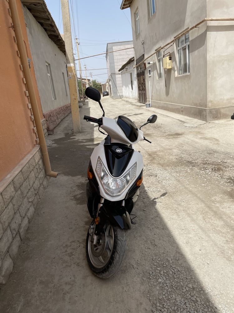 Skuter, LIFAN LF125T-26