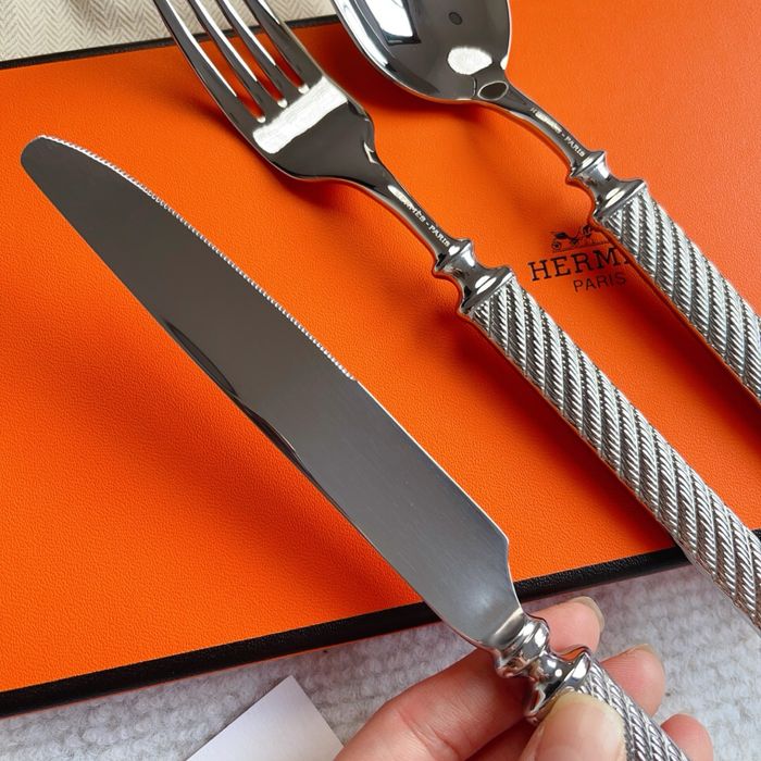 Тип Hermes Прибори