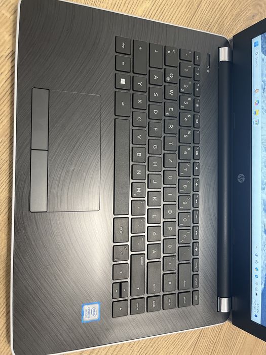 Laptop HP i5-7200U ; 8GB RAM ; SSD m2 256