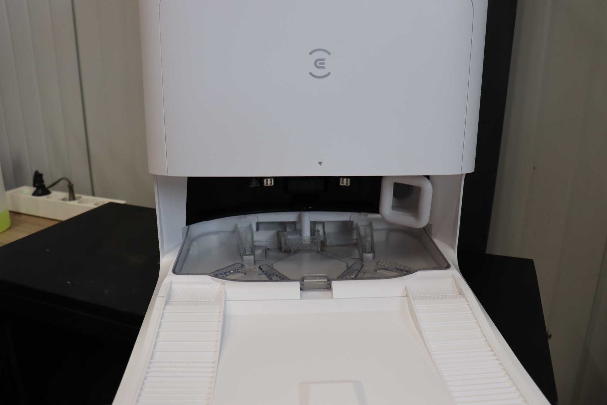 Прахосмукачка робот ECOVACS N30 Pro OMNI, моп с гореща вода, сушене