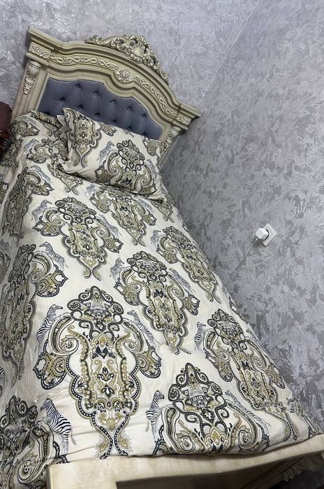 1 кишилик кроват 2 та бир хил бор