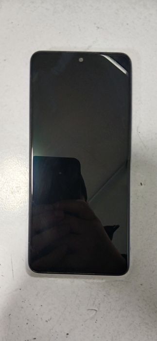 Redmi note 11pro + 5g sotiladi srochni aybi orqa kamera shishasi singa