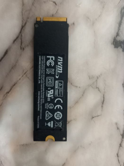Диск  SAMSUNG 960 EVO SSD 250GB - M.2 NVMe