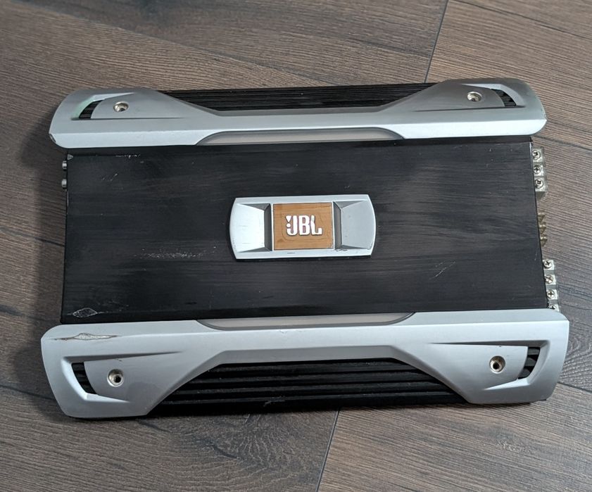 Subwoofer auto Pioneer 1500W + statie JBL GTO 7001