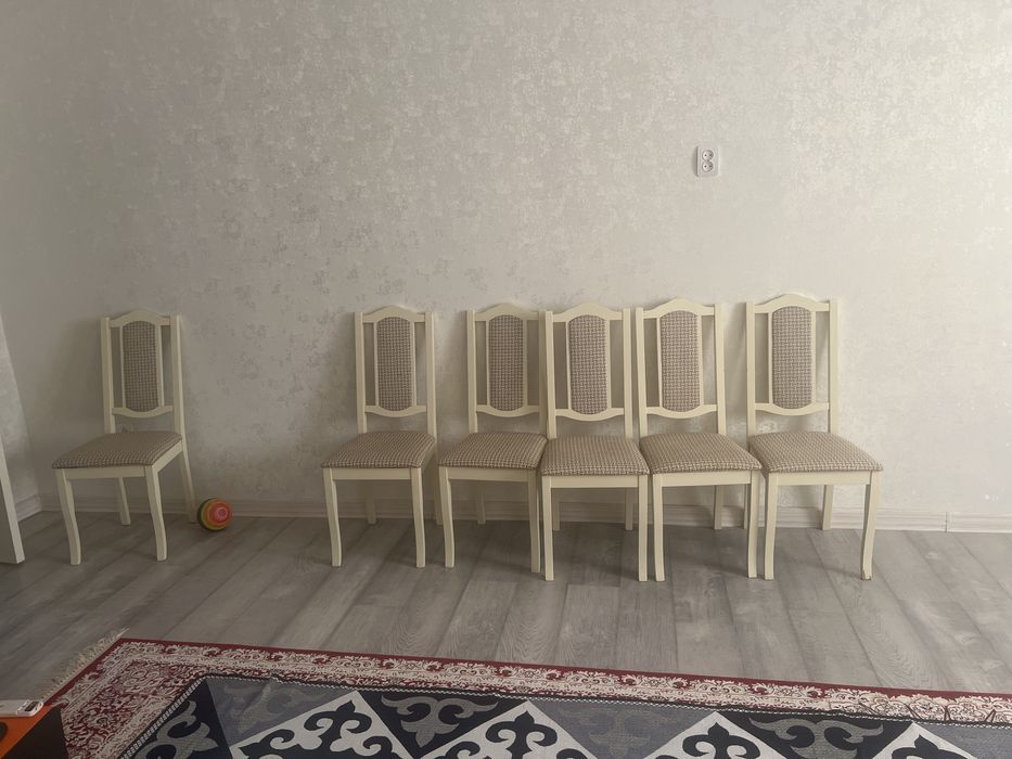 Продам стулья 6 шт. Б/у . В хорошем состояний!