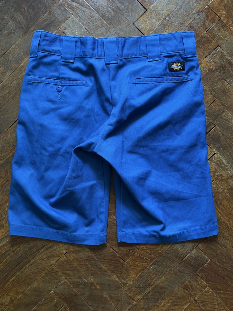 Dickies,levi’s,bershka