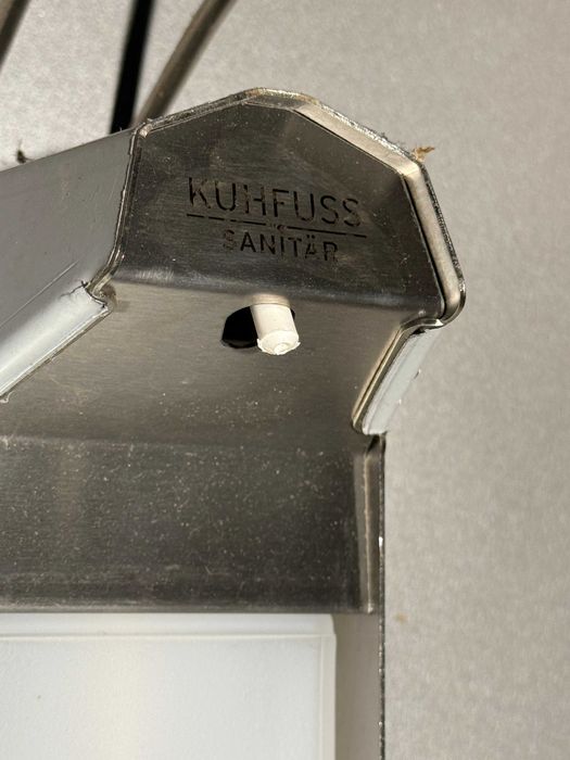 Vând 2 bucati dozator de săpun din inox, marca Kuhfuss Sanitär