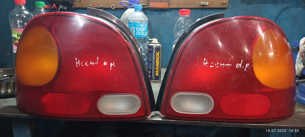 Продам задние фонари