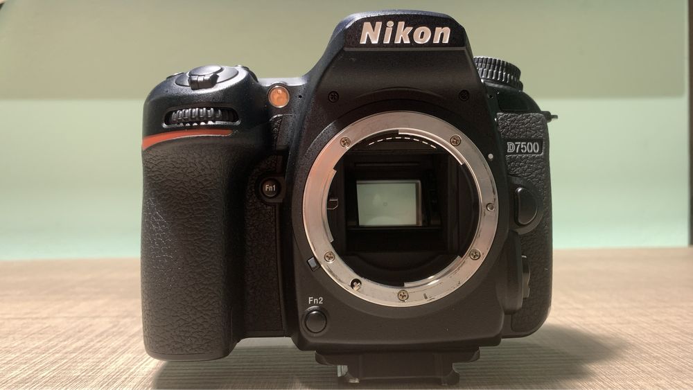 Nikon D7500 body