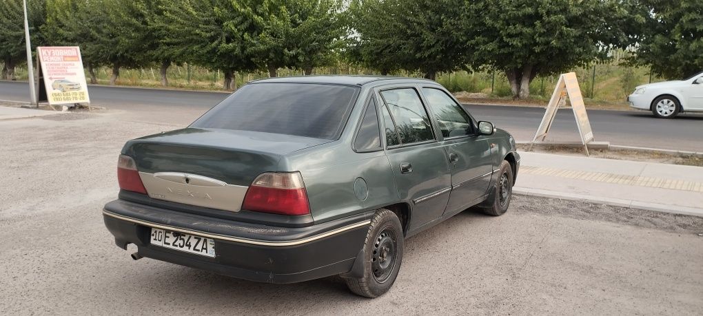 Nexia sotiladi benzinda yurgan