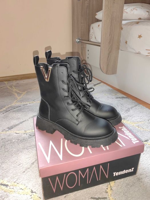 Дамски боти номер 39