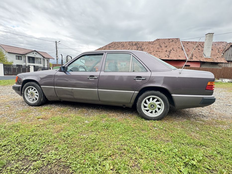Mercedes-Benz E300 (W124) – 1991