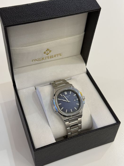 Часы Patek Philippe Nautilus